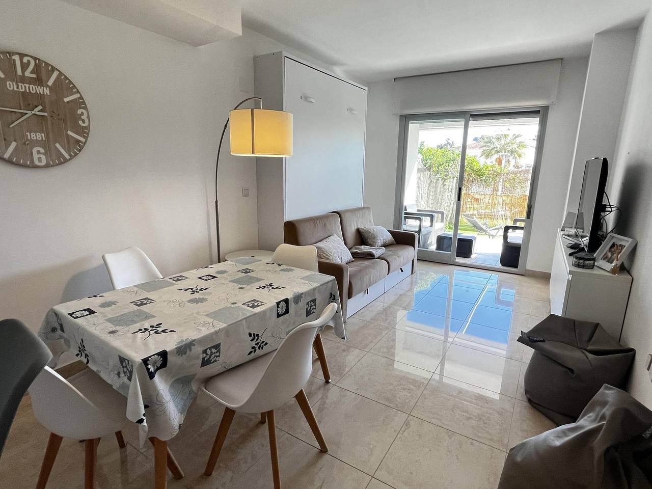 Apartamento vacacional entero, Apartamento planta baja urbanización Aguamar en Denia in Las Marinas, Dénia
