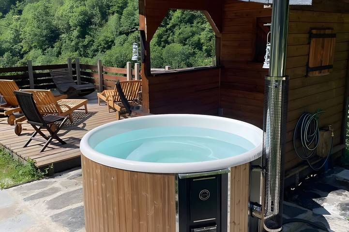 Location de vacances pour 11 personnes, avec jacuzzi ainsi que jardin et sauna, adapté aux familles dans vallée d'Aspe - 2