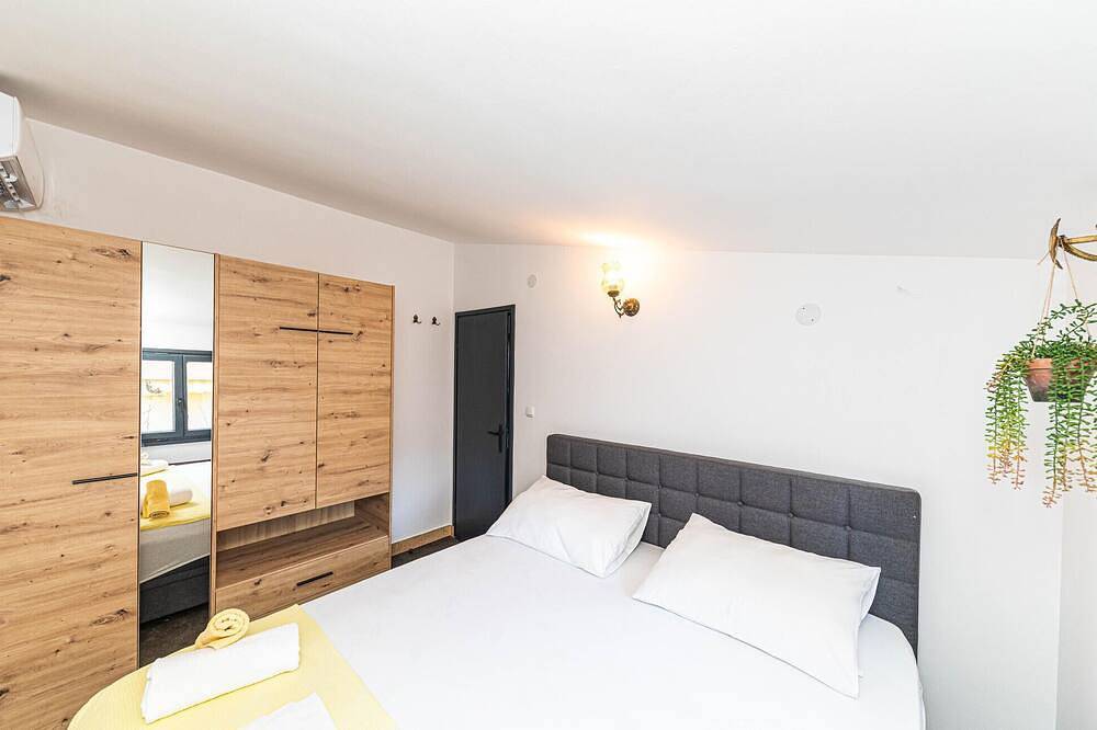 Ganze Wohnung, Gorgeous apartment in Okrug Gornji with Wifi in Okrug Gornji, Ciovo