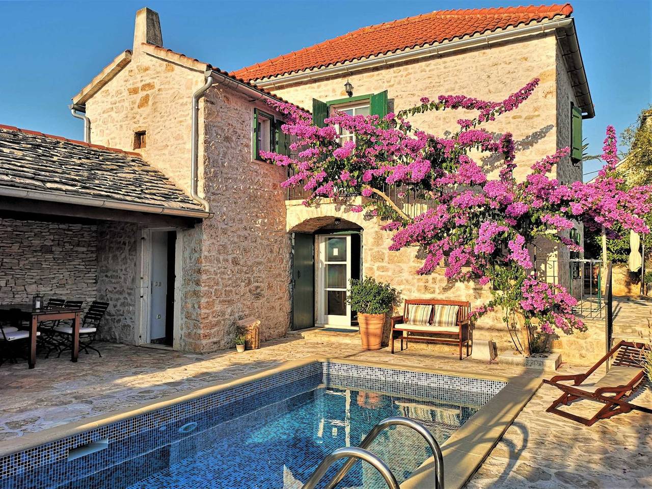 Villa für 6 Personen mit Balkon/Terrasse in Mirca, Supetar