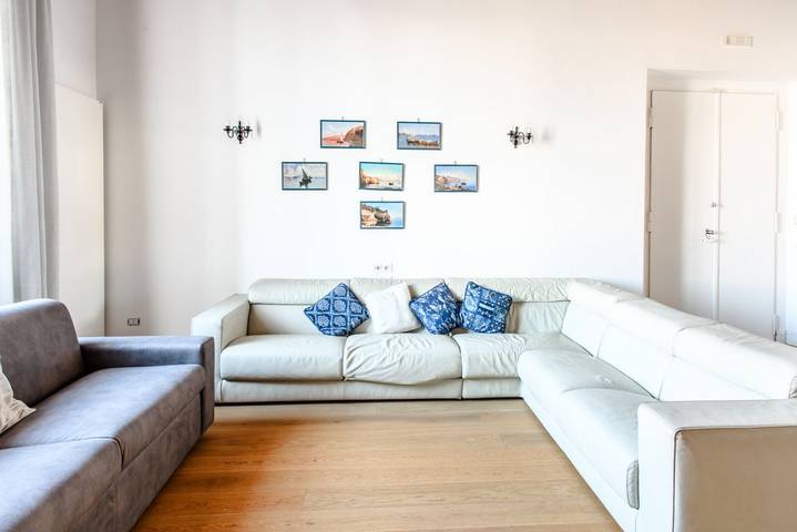 Entire apartment, Heart of Naples in Naples, Naples Province