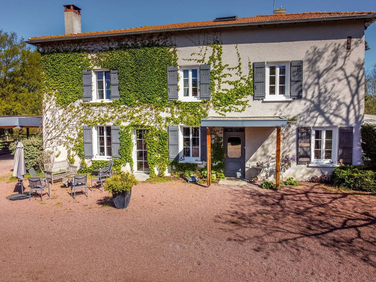 Domaine d'Aromm - Chambre Rose in Ouches, Région de Roanne