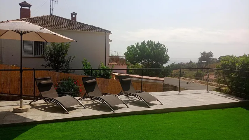 Apartamento de vacaciones para 4 personas, con jardín además de piscina y vistas - 1