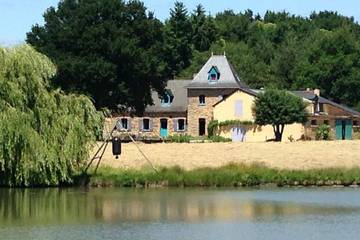 Agriturismo pour 12 personnes, avec jardin à Freigné