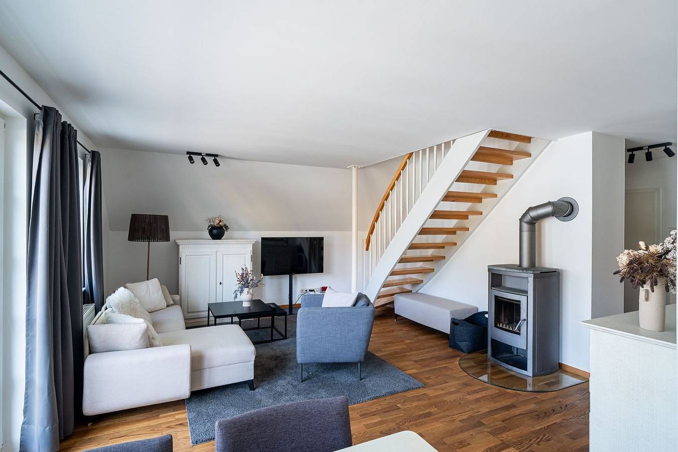 Ganze Wohnung, Ferienwohnung "Seerose" - im Obergeschoss ca. 75 m² für 2-4 Personen im Ortskern in Ahrenshoop, Fischland