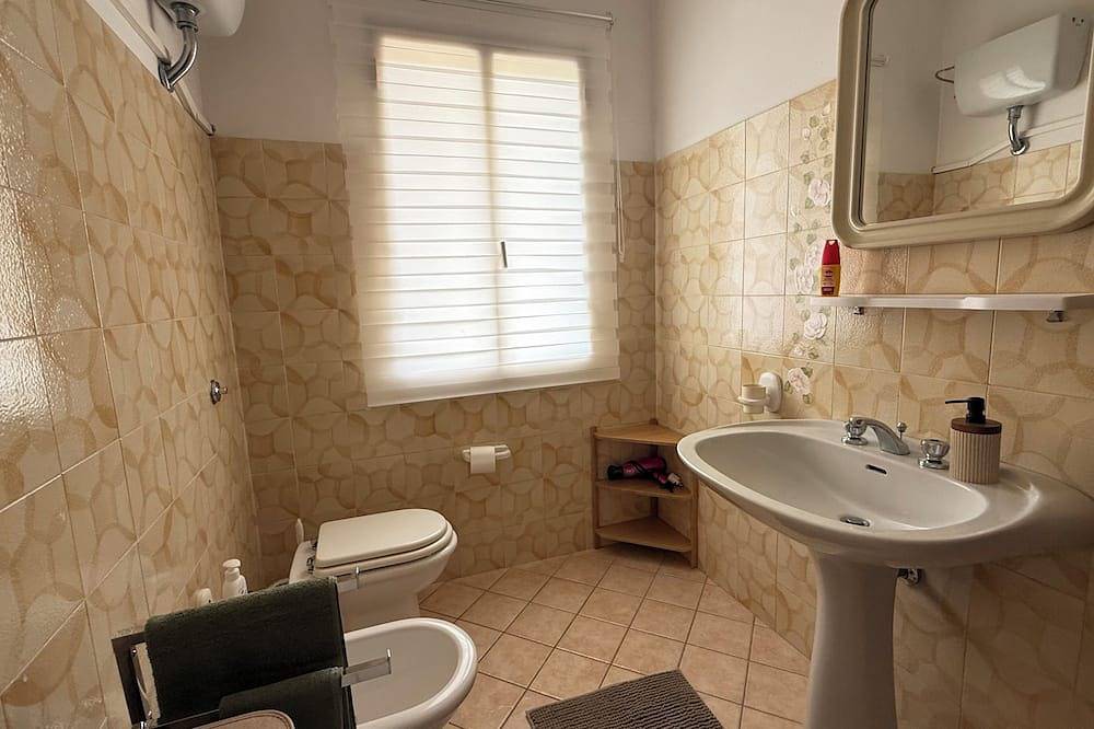 Ganze Wohnung, Villa Gabriella \"Sea View\" (Upper Floor Apartment) in Magomadas, Planargia