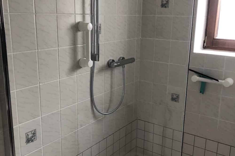 Ganze Wohnung, Ferienwohnung Edith ,Wandern, Angeln, Schwimmen,Radfahren,Hunde willkommen, in Büchen, Kreis Herzogtum Lauenburg