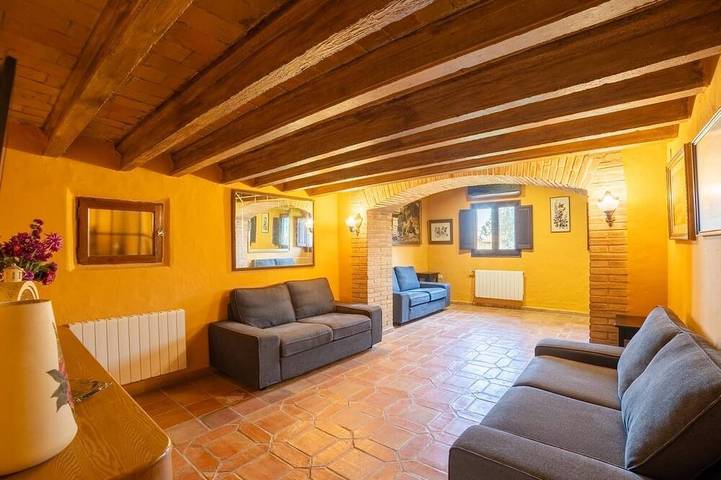 Villa pour 23 personnes. Bbq, grande piscine, près de Barcelone in Riudarenes, Province de Gérone