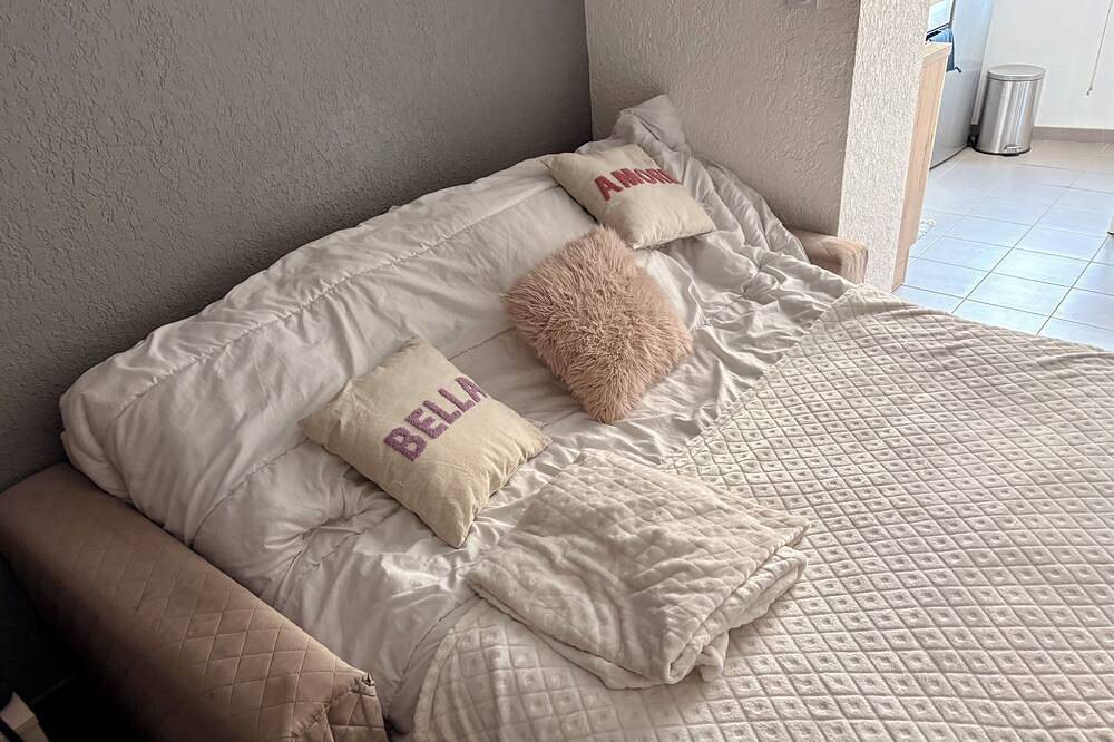 Appartamento intero, Apartment sleeps 2 Corte center in Corte Francia, Parco naturale regionale della Corsica