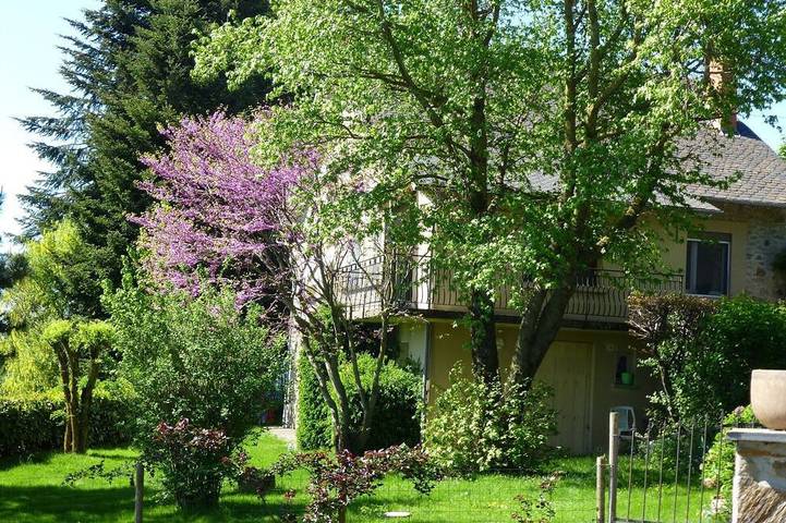 Gîte pour 4 personnes, avec Terrasse et Jardin à Durenque