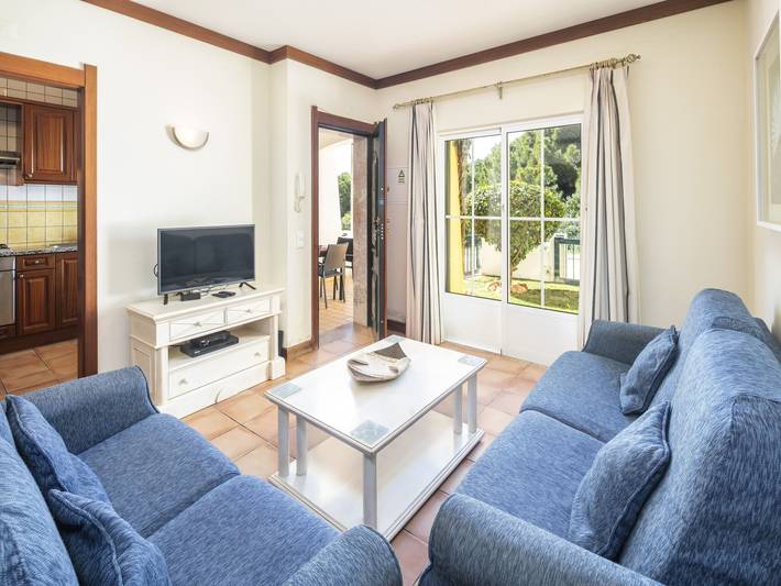 Casa de férias para 6 pessoas, com jardim e terraço e ainda piscina em Benagil