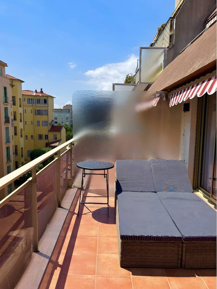 Appartamento intero, Appartamento con terrazza privata, Wi-Fi e aria condizionata in Nizza, Costa mediterranea (Francia)