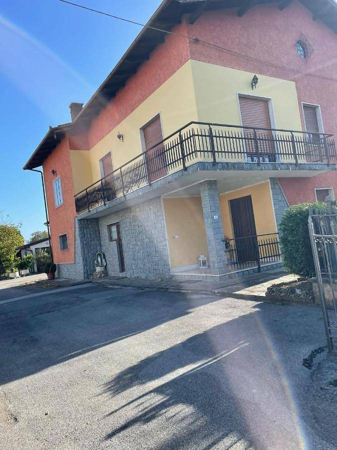 Maison d’hôte pour 2 personnes, avec Balcon et Terrasse ainsi que Jardin et Vue à Demonte