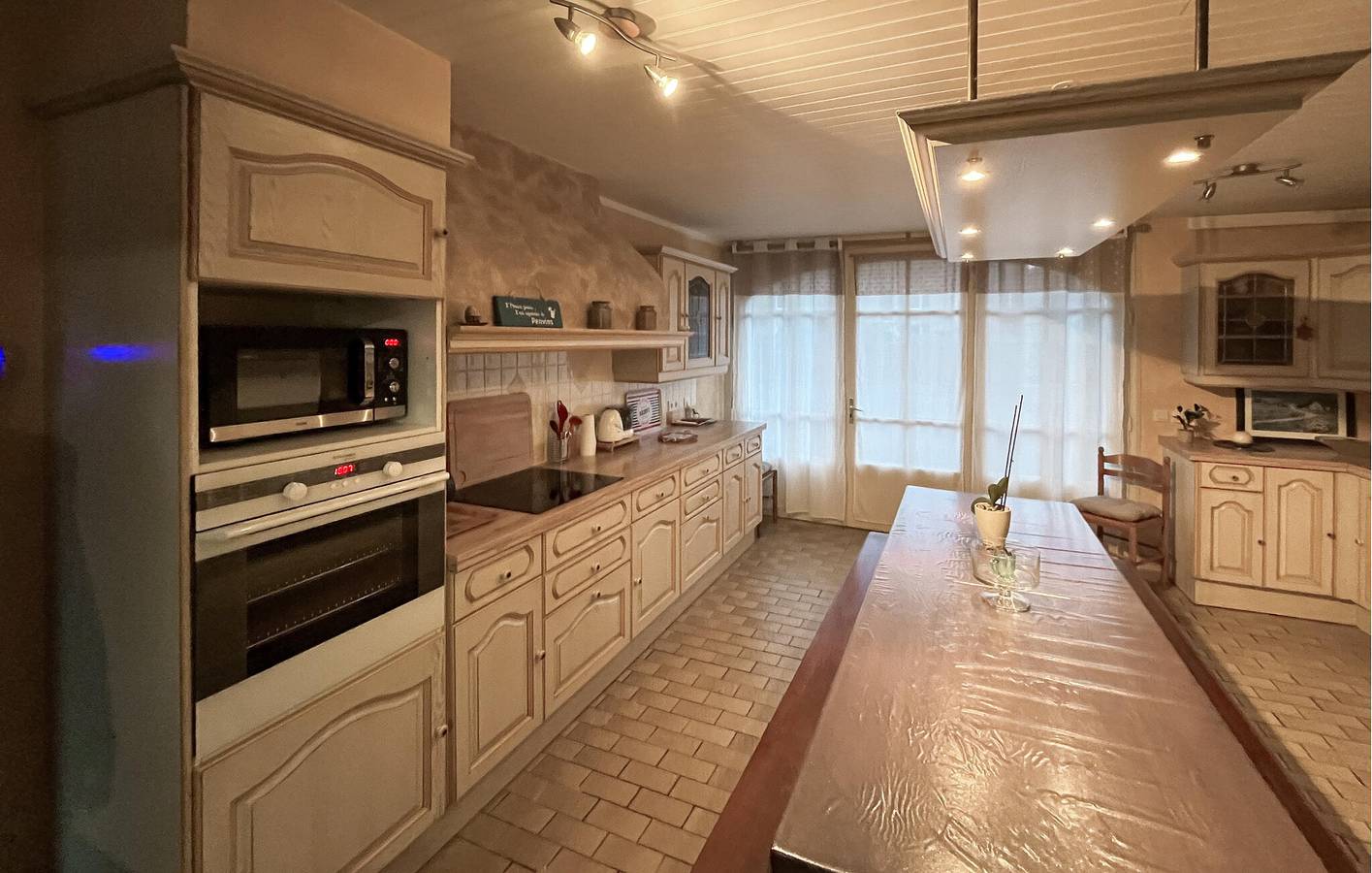 Appartement en bord de mer avec Wi-Fi, télévision, parking et barbecue in Gouville-sur-Mer, Région de Coutances