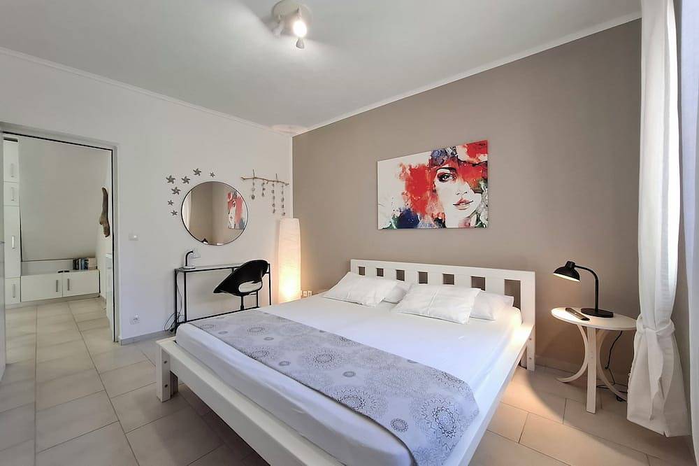 Entire apartment, Elegant and comfortable 1 bedroom apartment in the center of the town of Hvar in Hvar City, Hvar