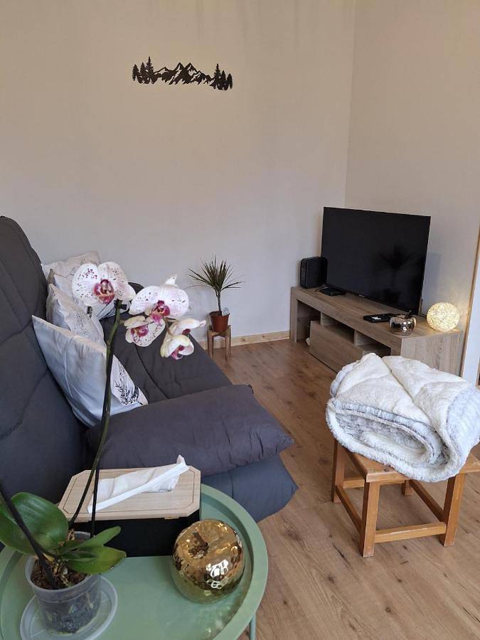 Appartement entier, L'Éterlou 4 personnes, proche télécabine in Allemond, Parc national des Écrins