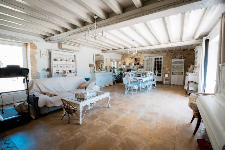 Bed and Breakfast 'Chambre Bohème' with Private Terrace, Wi-Fi and Air Conditioning in Ryes, Bayeux region