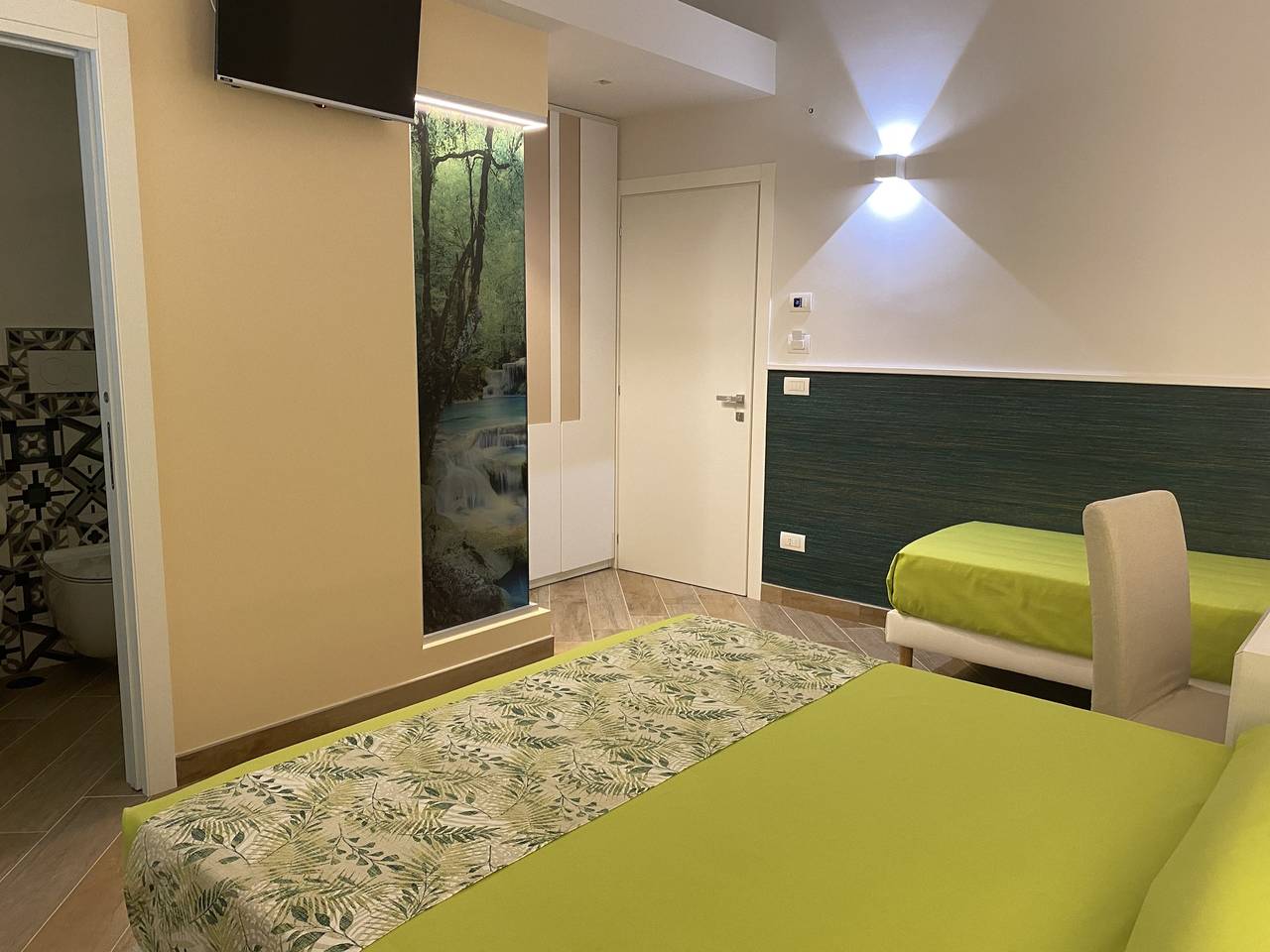 Habitación triple en B & b a tiro de piedra del mar in Giovinazzo, Bari (província)