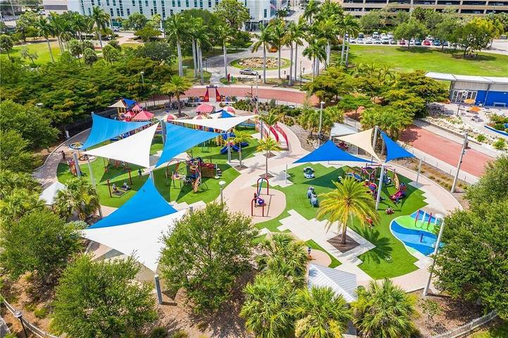 Vacation home for 5 people, with yard, with pets in Sarasota