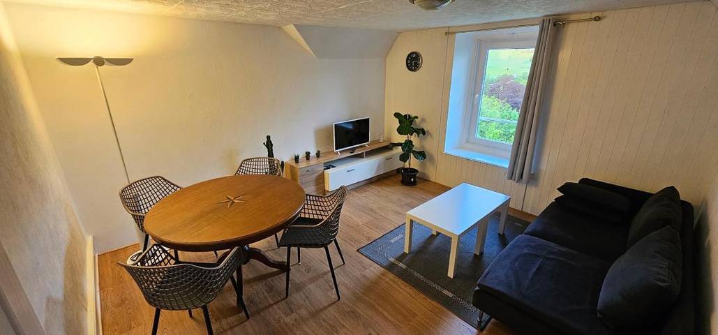 Ferienwohnung für 5 Personen, mit Garten und Ausblick in Val-de-Travers