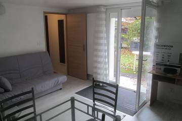 Gîte pour 3 personnes, avec jardin à Échirolles