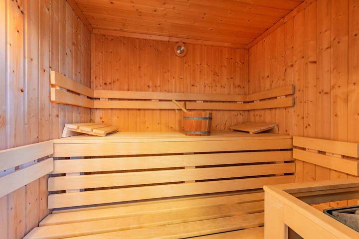 Ferienhaus für 6 Personen, mit Whirlpool und Terrasse sowie Garten und Sauna in Zinnowitz - 2