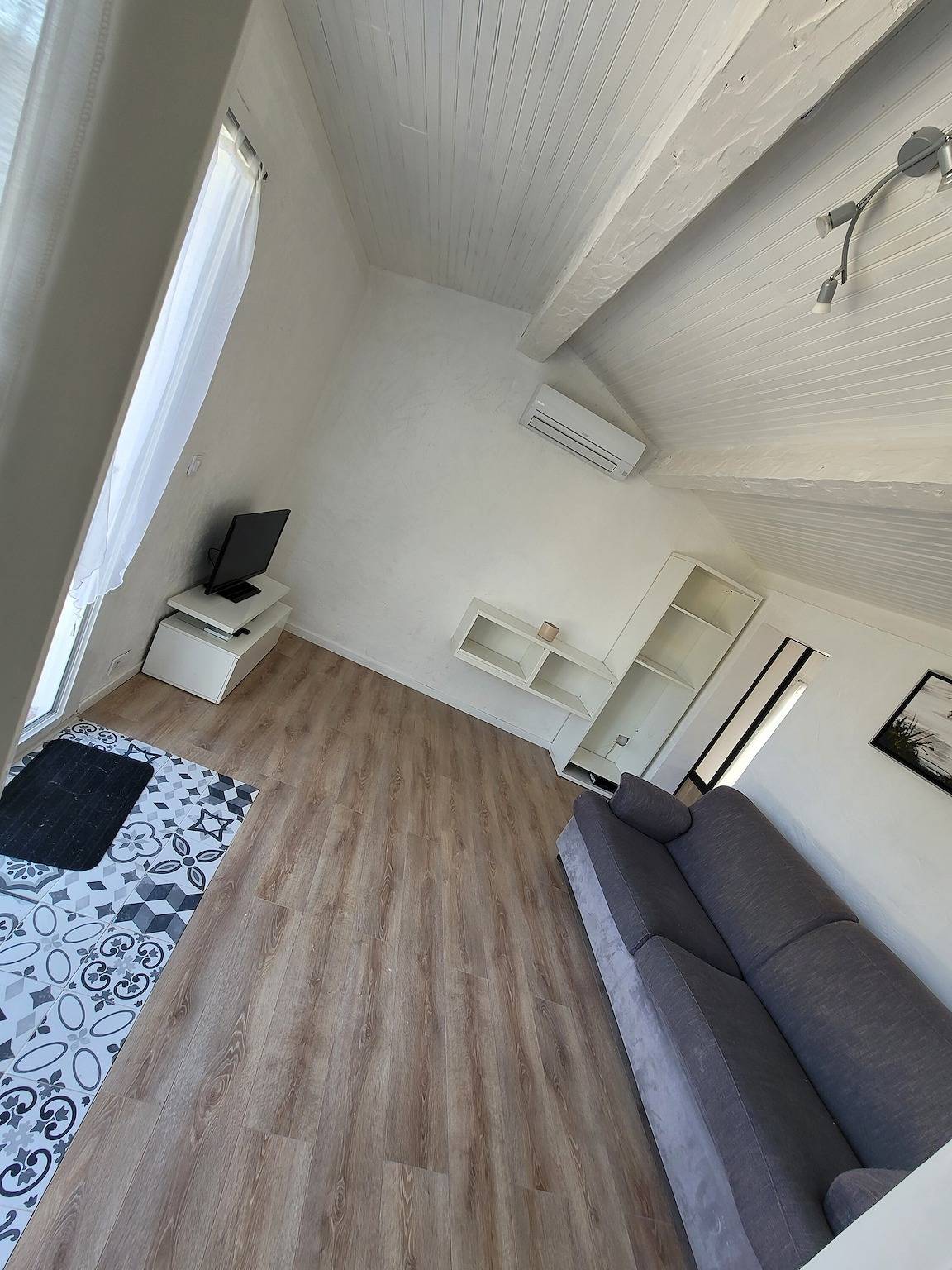 Holiday Home 'Maisonnette Callian' with Mountain View, Wi-Fi and Air Conditioning in Callian, Draguignan region