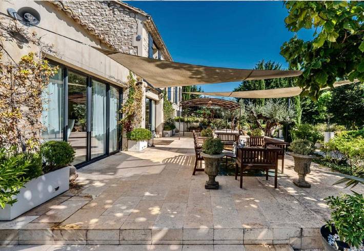 Chambre d’hôte pour 2 personnes, avec jardin et terrasse ainsi que vue et piscine, animaux acceptés à Châteaurenard - 4