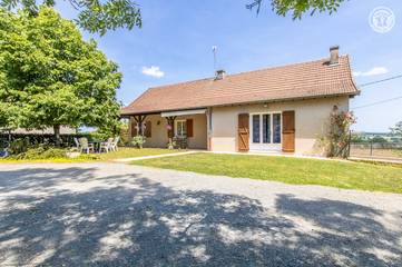 Gîte pour 6 personnes, avec terrasse et jardin dans Chalmoux