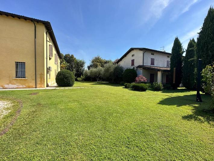 Chambre d’hôte pour 3 personnes, avec Terrasse ainsi que Jardin et Piscine à Desenzano del Garda - 2