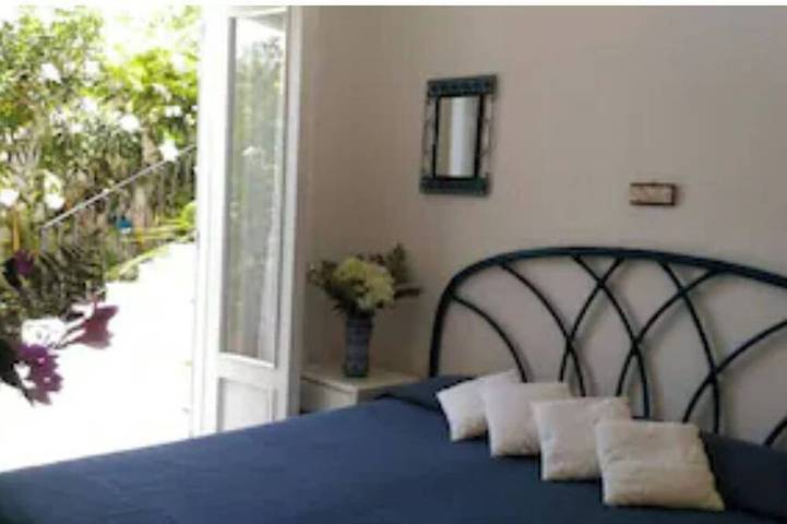 Appartement entier, Mela House in Canneto - Sea and Aeolian Islands View from Lipari in Lipari