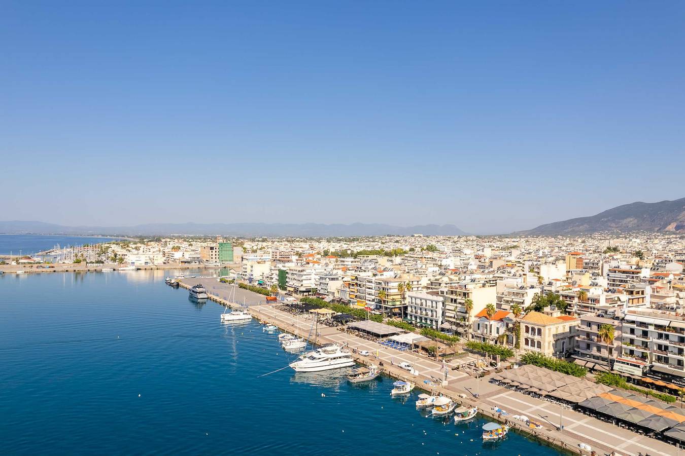 Geheel appartement, Bay View - Bright Modern Penthouse in Center in Kalamata, Messenia