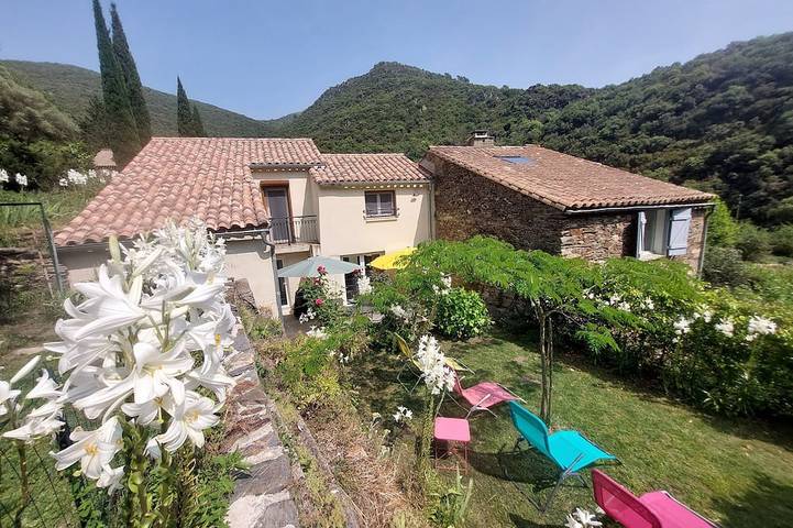 Location de vacances pour 6 personnes, avec balcon et jardin à Cabrespine