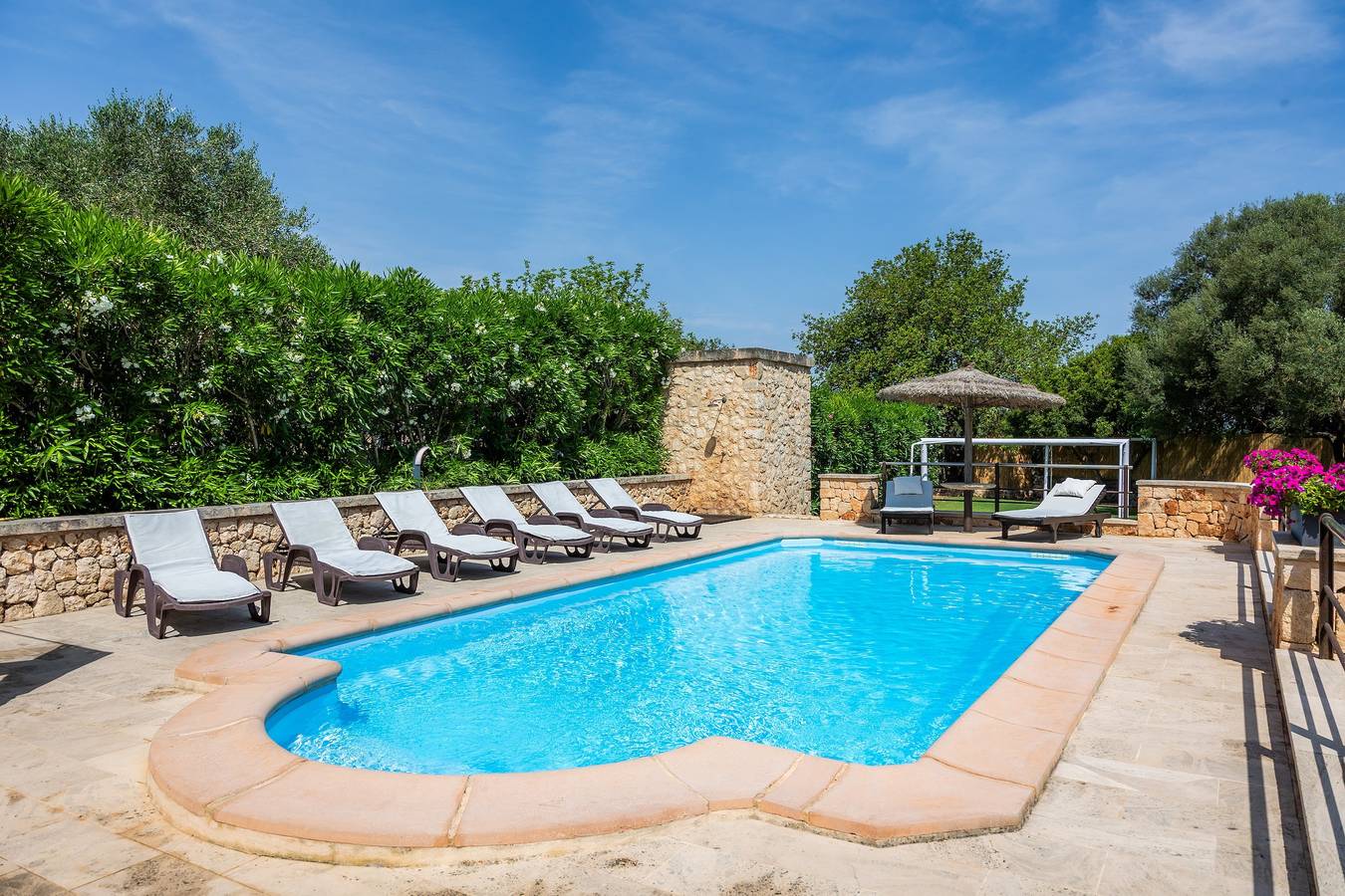 Casa de vacaciones "Son Moix" con vistas a la montaña, jardín, terrazas, balcón y piscina in Manacor, Mallorca Este