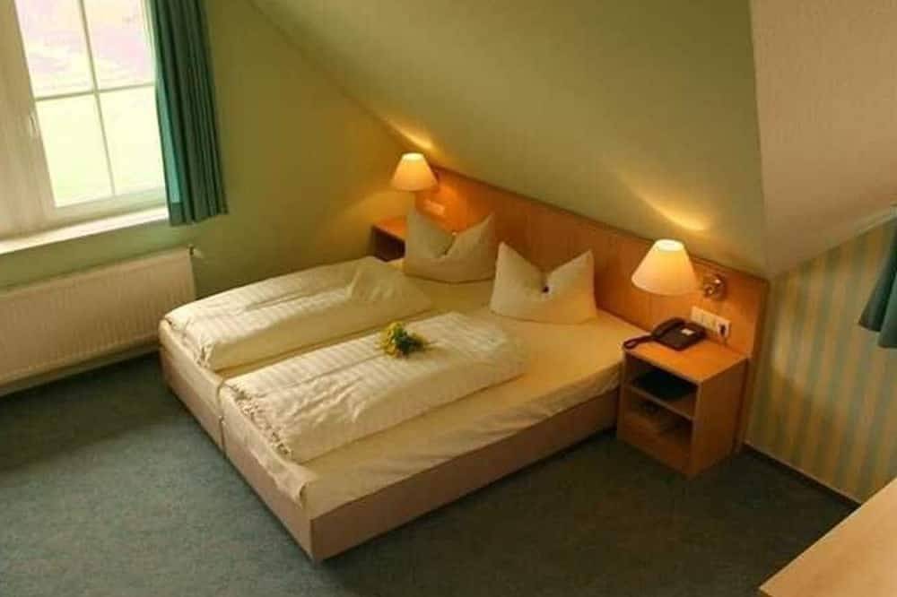 Doppelzimmer mit Schlafgalerie - Flair Seehotel Zielow in Ludorf, Müritz