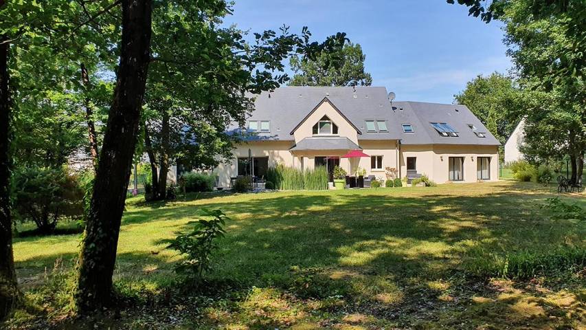 Chambre d’hôte pour 4 personnes, avec Jacuzzi et Terrasse ainsi que Jardin et Vue dans Lac des Bretonnieres