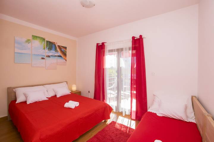 Gîte pour 3 personnes, avec Balcon et Vue à Pirovac - 2
