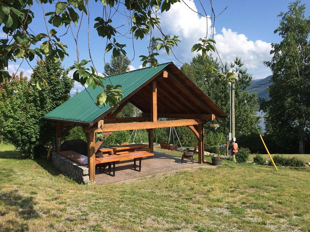 Cottage for 5 People in Shuswap Lake, Canadian Rocky Mountains