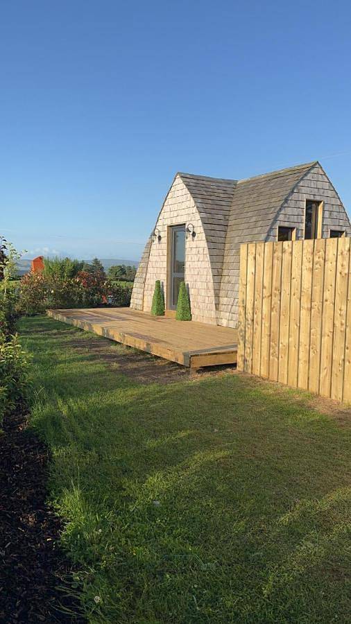 Glamping for 2 people, with garden and hot tub in Northern Ireland