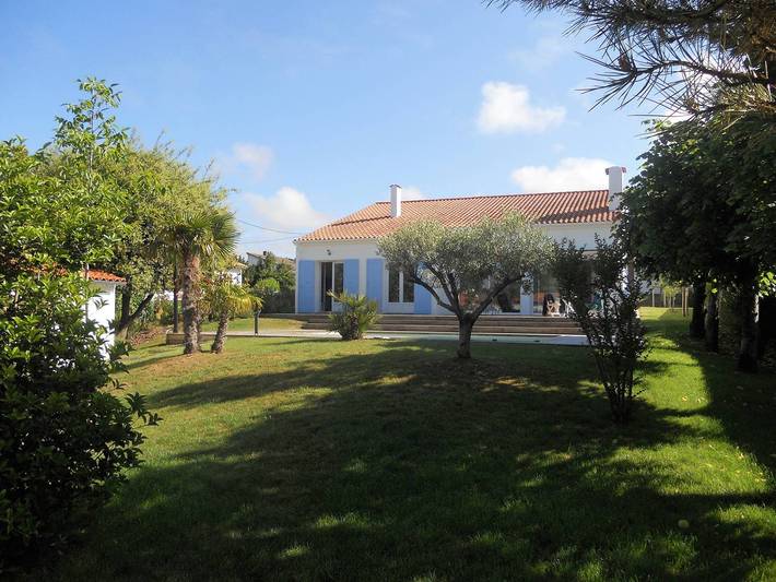 Location de vacances pour 6 personnes, avec piscine ainsi que jardin et terrasse dans Plage du Bureau - 2