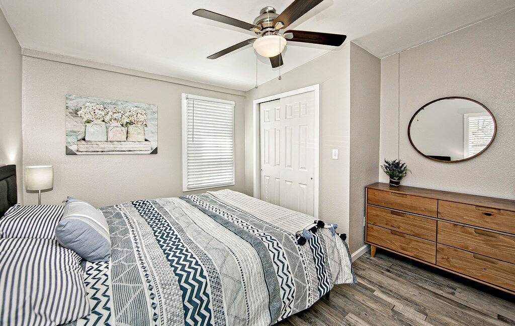 2 blocks to Downtown Square ! in Prescott, Yavapai County