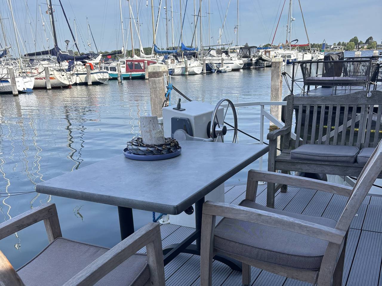 Huren Houseboat — Hausboot Veerse Meer mit Dachterrasse | 4 Personen in Niederländische Nordsee