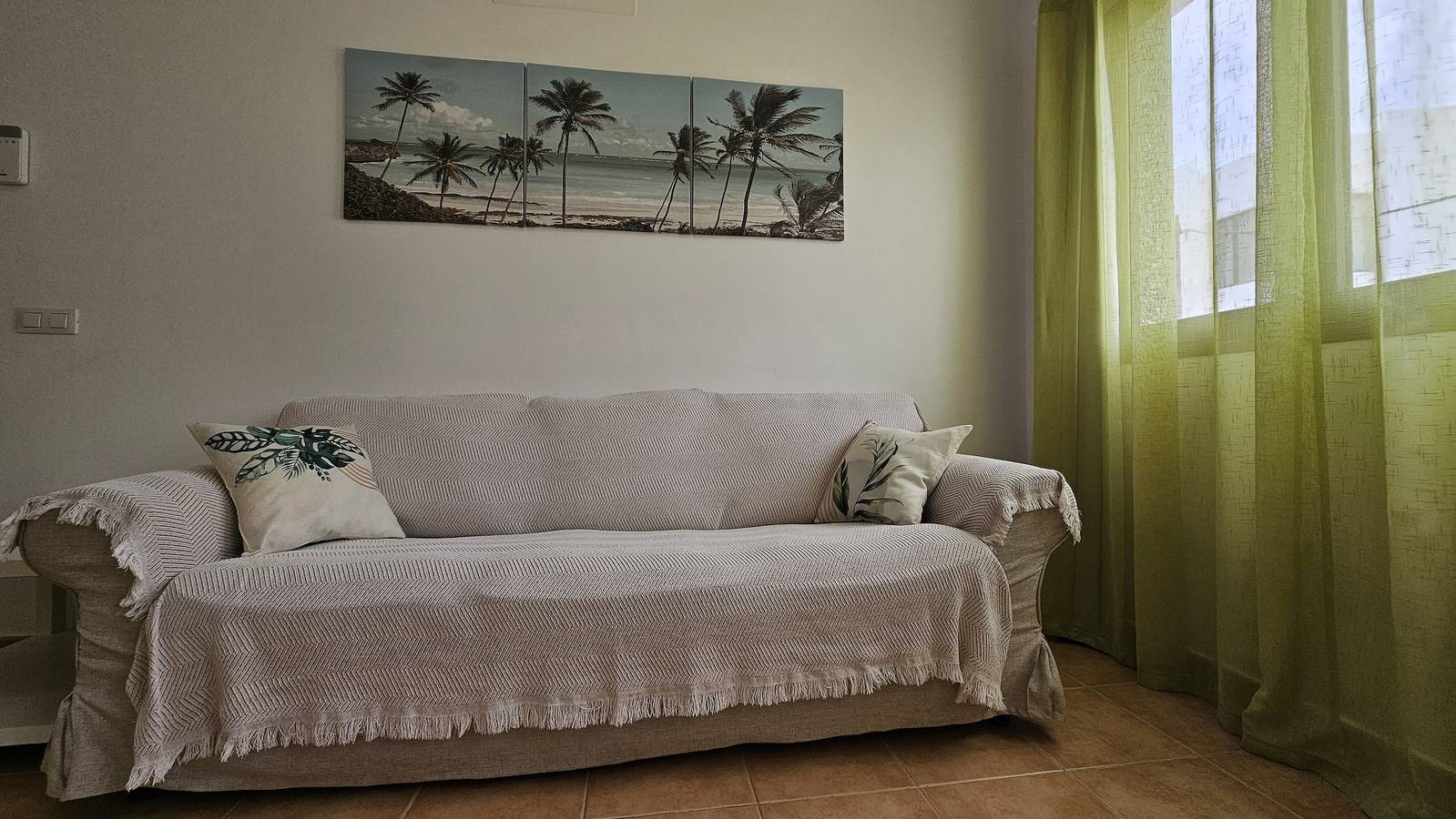 Apartamento entero, Casa La Molina, atención y comodidad. in San Bartolomé, Lanzarote