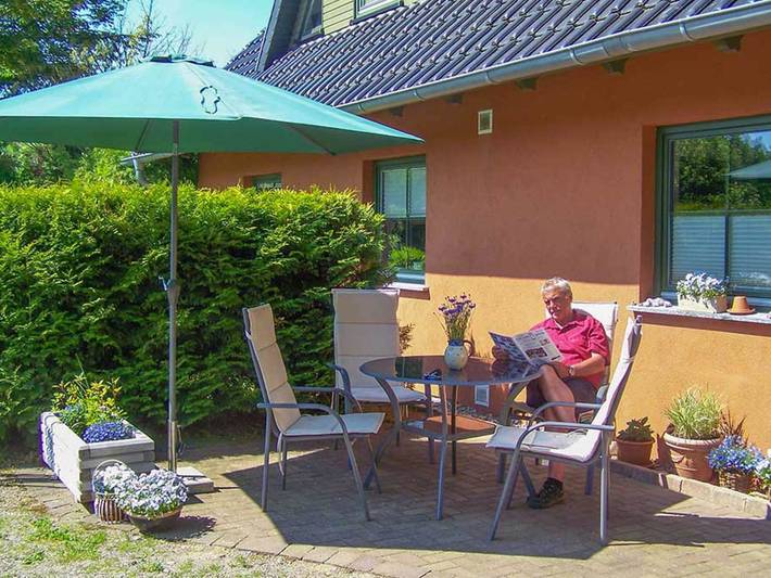 Ferienwohnung für 2 Personen, mit Terrasse und Garten in Zirkow - 2