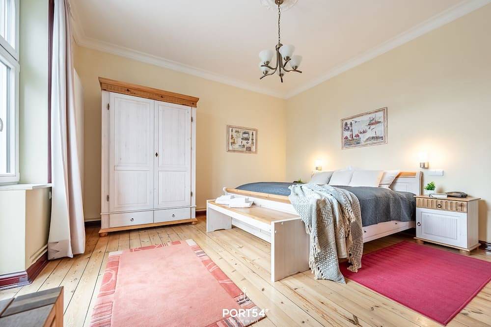 Ganze Wohnung, Villa Büsum Norderpiep - zentrale Ferienwohnung für 5 Personen mit Dachterrasse in Hafen Büsum, Büsum