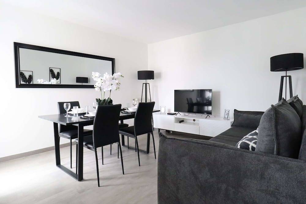 Entire apartment, Frenchy by Plaza - Proche Disneyland Appt 4 Pers in Serris, Seine-et-Marne