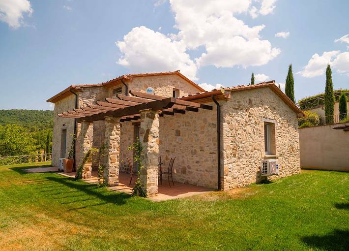 Agriturismo per 4 persone, con Giardino e Piscina nonché Vista lago a Umbertide