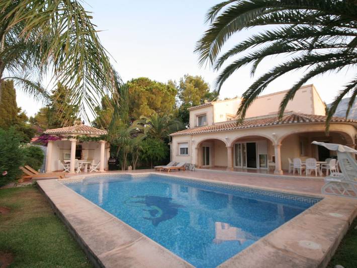 Chalet para 6 personas, con Balcón además de Jardín y Piscina en Les Rotes