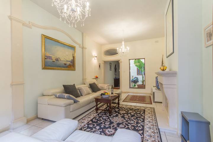 Well Located Townhouse & Courtyard Kalka in Kalkara, Insel Malta