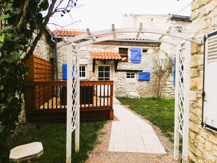 Gîte pour 4 personnes à Saint-Bonnet-de-Rochefort - 2